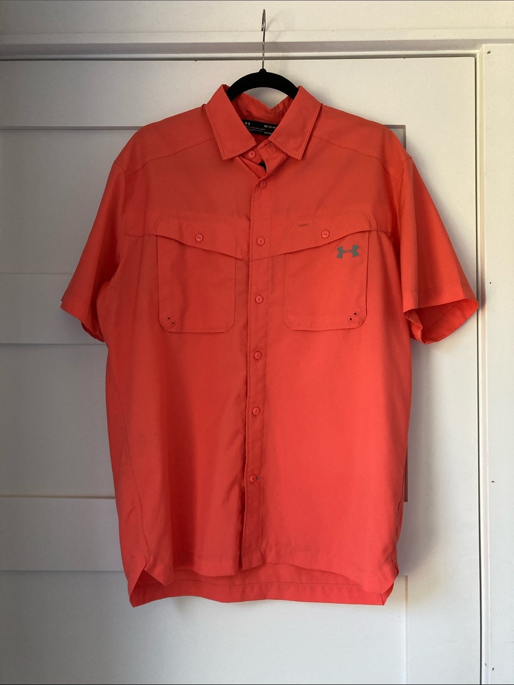 Under Armour Ventilated Button Down Shirt Men’s Medium Orange Golf Outdoor